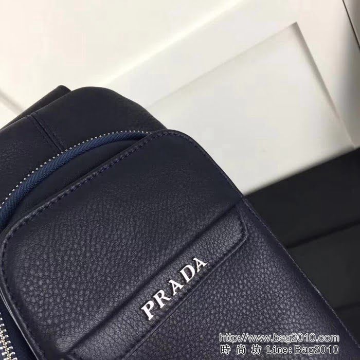 普拉達PRADA原單 最新款男士胸包-專櫃品質 1BD269藍色 自然摔紋皮 PHY1558
